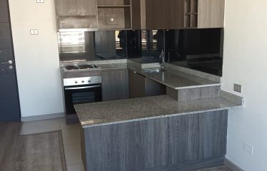 Luminoso Departamento Frente Al Metro, En Venta