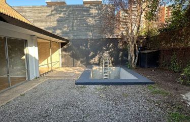 Casa Comercial En Arriendo En Vitacura