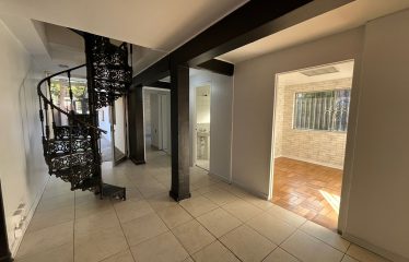 Casa Comercial En Arriendo En Vitacura