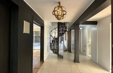 Casa Comercial En Arriendo En Vitacura