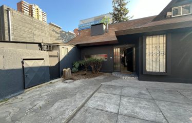 Casa Comercial En Arriendo En Vitacura