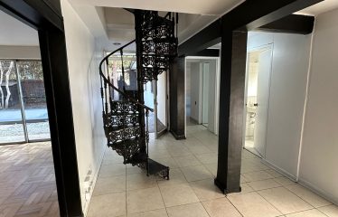 Casa Comercial En Arriendo En Vitacura