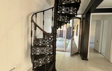 Casa Comercial En Arriendo En Vitacura