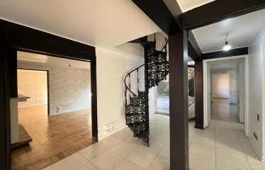 Casa Comercial En Arriendo En Vitacura