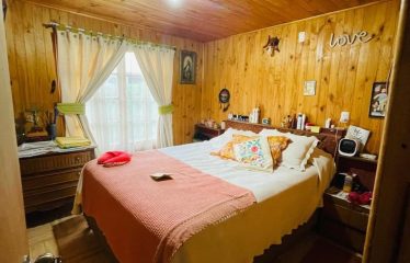 Hermosa Parcela con casa principal dos cabañas adicionales