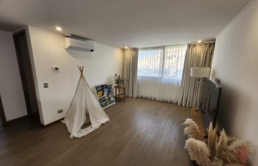 Casa familiar de 4 dormitorios más servicio en condominio